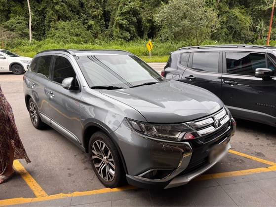MITSUBISHI OUTLANDER 3.0 GT 4X4 V6 24V GASOLINA 4P AUTOMÁTICO